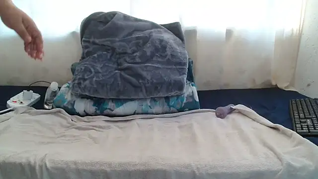 Sweet-Bella17 online show from 26, 4, 2026