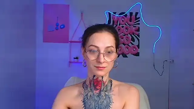 Esmi Winter online show from 14, 2, 2026