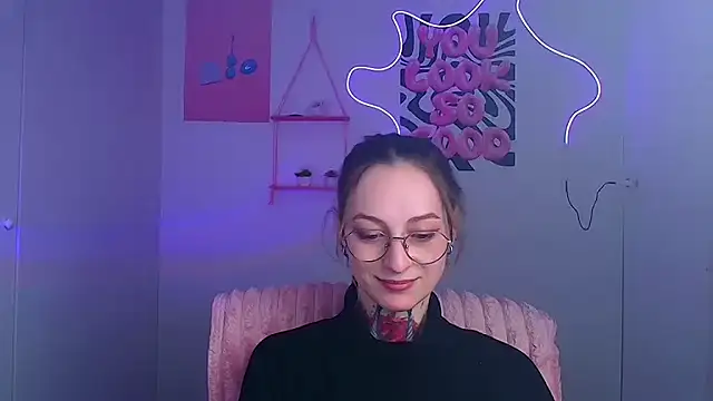 Esmi Winter online show from 8, 3, 2026