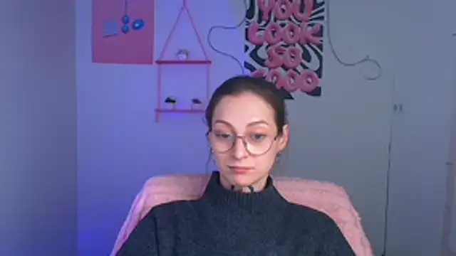 Esmi Winter online show from 23, 4, 2026