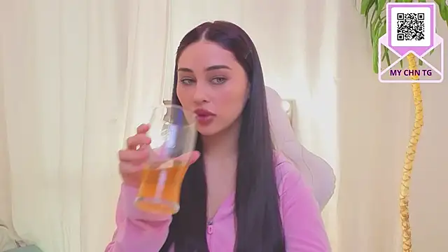 Sofia Plump online show from 29, 3, 2026