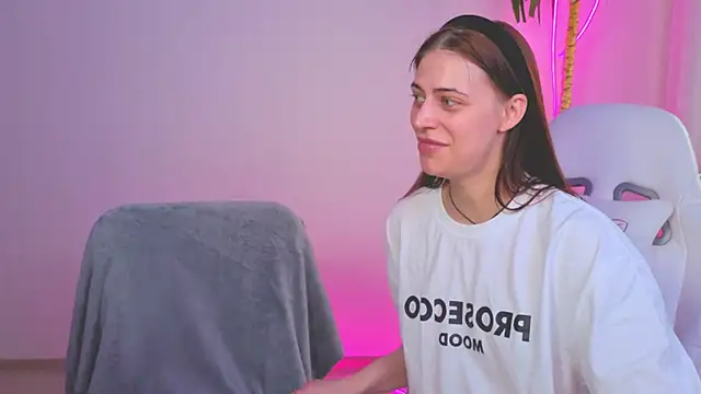 Sofia Plump online show from 21, 4, 2026