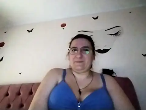 Snapshot of dana92vat chatting on 8, 3, 2026 dana92vat online show from 8, 3, 2026