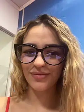 SelenaRuss online show from 18, 4, 2026