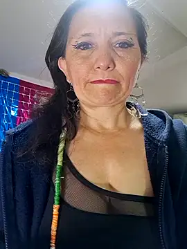 Alexamontiel  online show from 6, 4, 2026