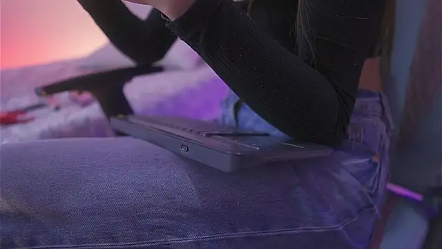 Shopie Colucci online show from 30, 3, 2026