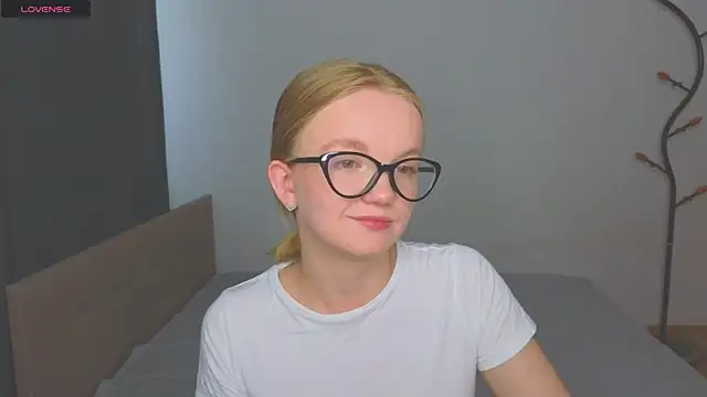 StellaBunny online show from 27, 7, 2026