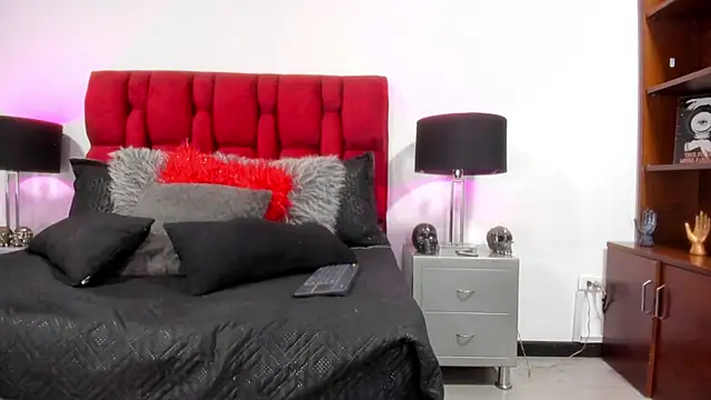 LuciadelaVega online show from 12, 3, 2026