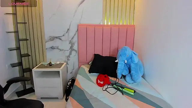 KAROLAGREY online show from 9, 7, 2026