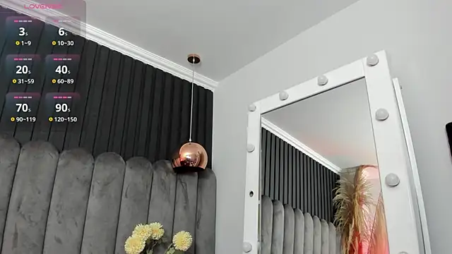 Lanadelrey 1 online show from 24, 4, 2026