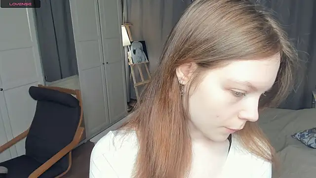 Snapshot of LavenderMitten chatting on 5, 6, 2026 LavenderMitten online show from 5, 6, 2026