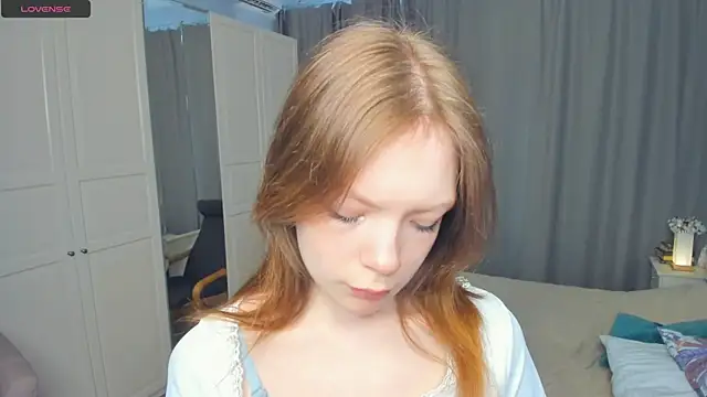 Snapshot of LavenderMitten chatting on 11, 6, 2026 LavenderMitten online show from 11, 6, 2026