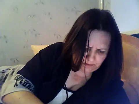 LockyCharm111 online show from 24, 4, 2026