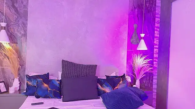 Hannah-Prada online show from 28, 2, 2026