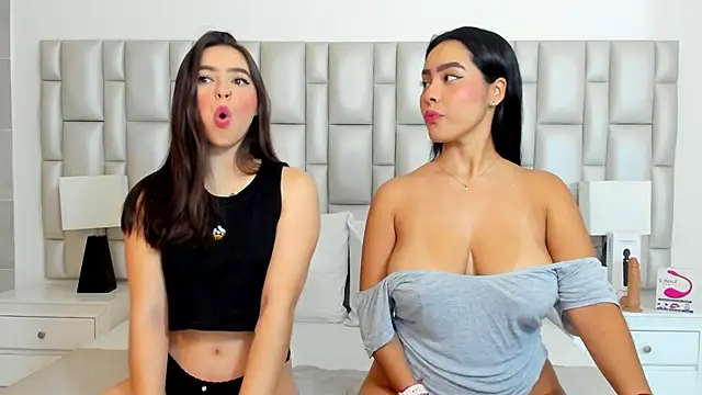 Snapshot of paola_katy_dicks chatting on 5, 2, 2025 paola katy dicks online show from 5, 2, 2025