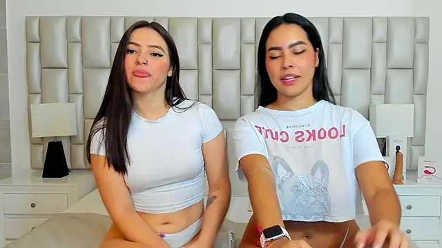 Snapshot of paola_katy_dicks chatting on 26, 2, 2025 paola katy dicks online show from 26, 2, 2025