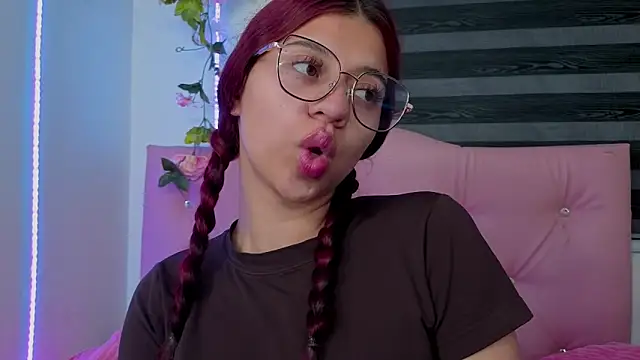 Snapshot of Deva_00 chatting on 7, 7, 2026 Deva 00 online show from 7, 7, 2026