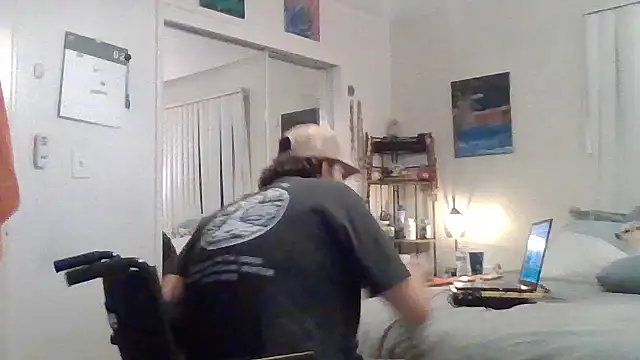 Tallhungandcloudy online show from 14, 2, 2026