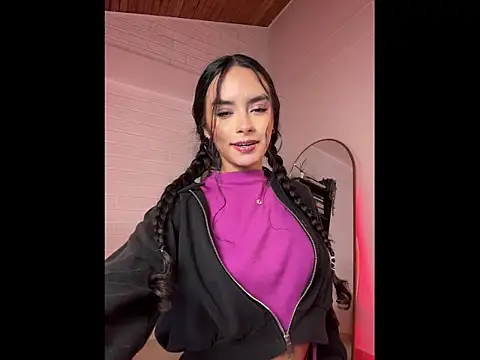 cristal roberts online show from 8, 6, 2026