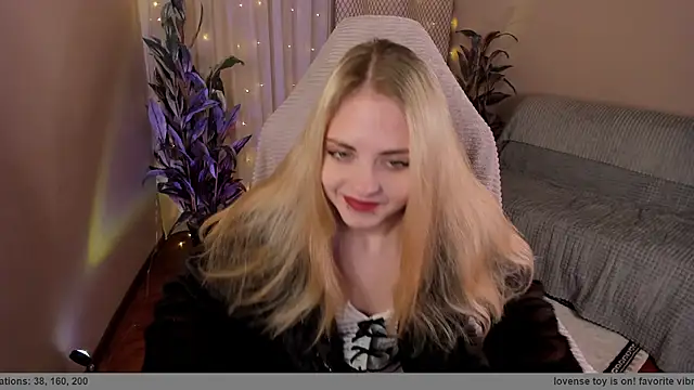 Snapshot of Astralil_ chatting on 13, 5, 2026 Astralil online show from 13, 5, 2026