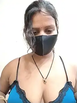 Snapshot of ankita077 chatting on 17, 5, 2026 ankita077 online show from 17, 5, 2026