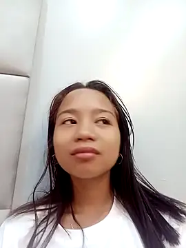 Asianpinay Skinny1818 online show from 20, 4, 2026