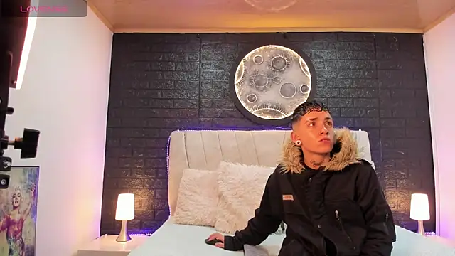 magiic lesbii online show from 13, 3, 2026