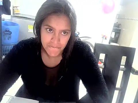 luna E online show from 17, 4, 2026