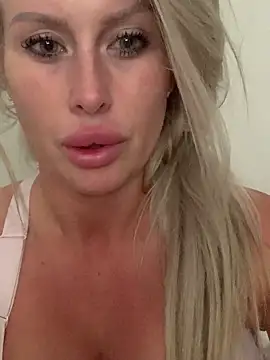 Snapshot of ArabellaJames chatting on 5, 3, 2026 ArabellaJames online show from 5, 3, 2026