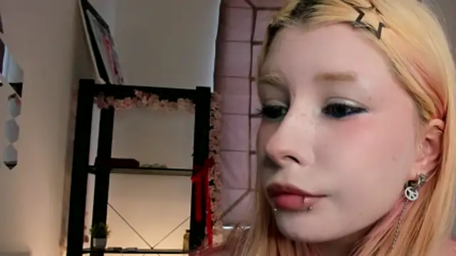 WarmAtEdges online show from 25, 4, 2026