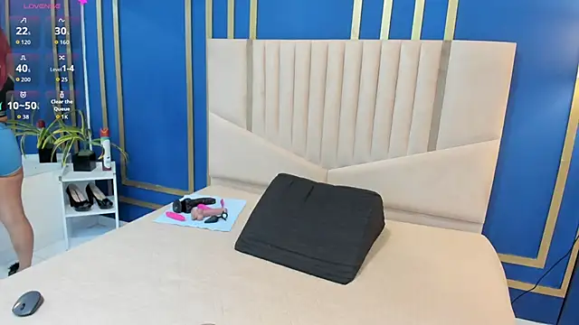 Karina Towers online show from 23, 4, 2026