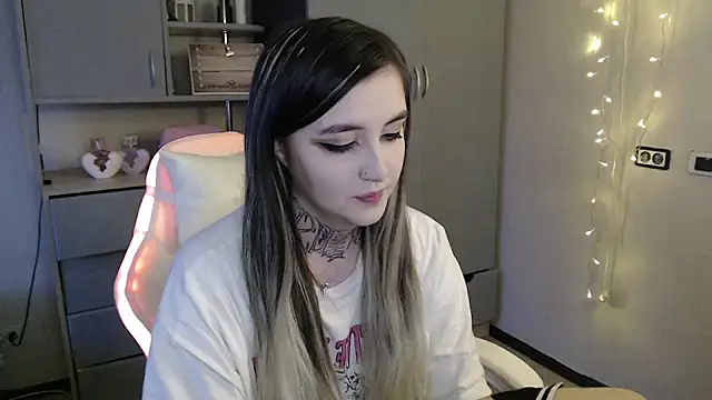 Rin Tozier online show from 22, 3, 2026