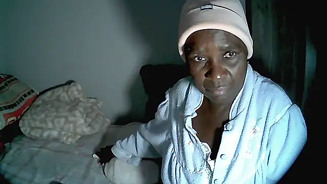 NaughtygrannieXX online show from 27, 4, 2026