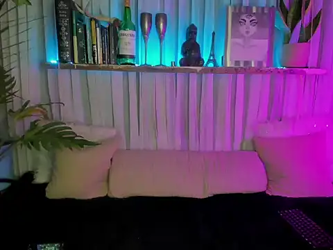 Snapshot of Miss-liaa chatting on 8, 3, 2026 Miss-liaa online show from 8, 3, 2026