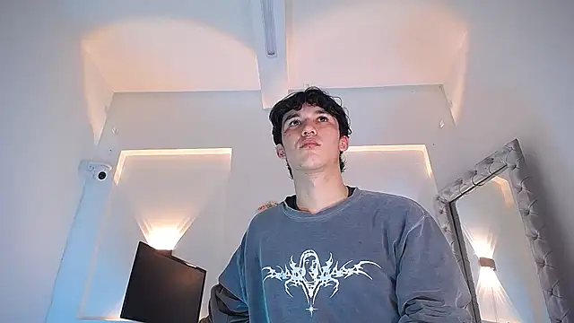 jullian ricci online show from 24, 4, 2026