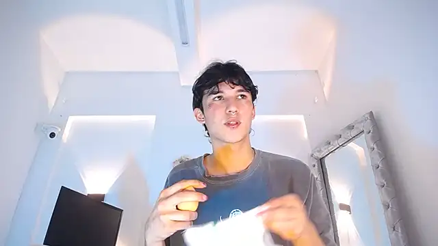 jullian ricci online show from 25, 4, 2026