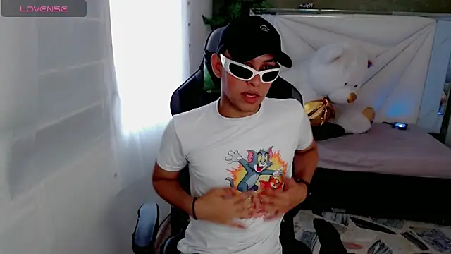 Top and bottom online show from 22, 4, 2026