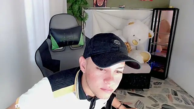 Top and bottom online show from 26, 4, 2026