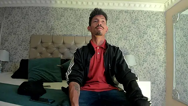 NoaahTylor online show from 22, 4, 2026