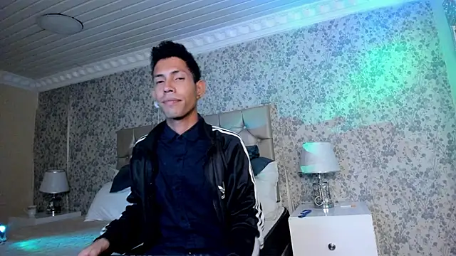 NoaahTylor online show from 26, 4, 2026