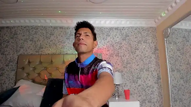 NoaahTylor online show from 27, 4, 2026