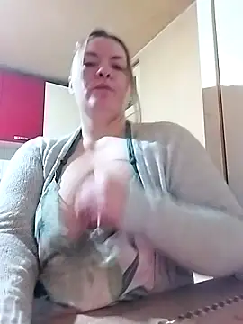 HotStepmommy4 online show from 13, 2, 2026