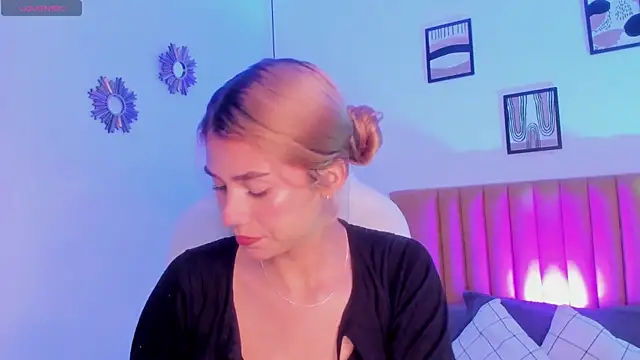 Chris Velvett online show from 28, 4, 2026