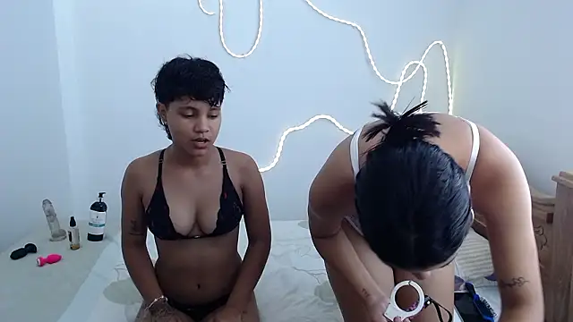 CherryGirlsXX online show from 27, 2, 2026