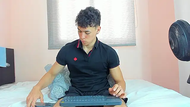 Muscle  Myke online show from 8, 3, 2026