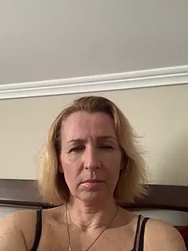 Snapshot of VeltaMur975 chatting on 15, 2, 2026 VeltaMur975 online show from 15, 2, 2026