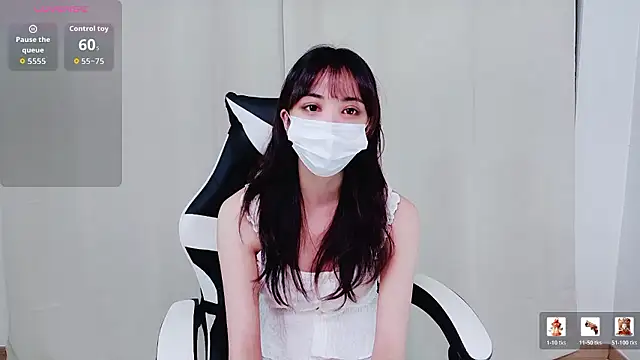 yuna00xx00 online show from 3, 3, 2026