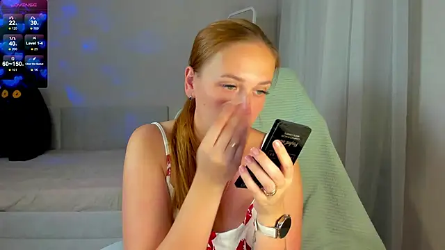 Snapshot of she_wolf chatting on 8, 6, 2026 she wolf online show from 8, 6, 2026
