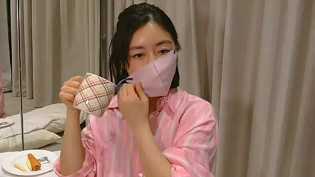 Mochi-Momo online show from 11, 4, 2026