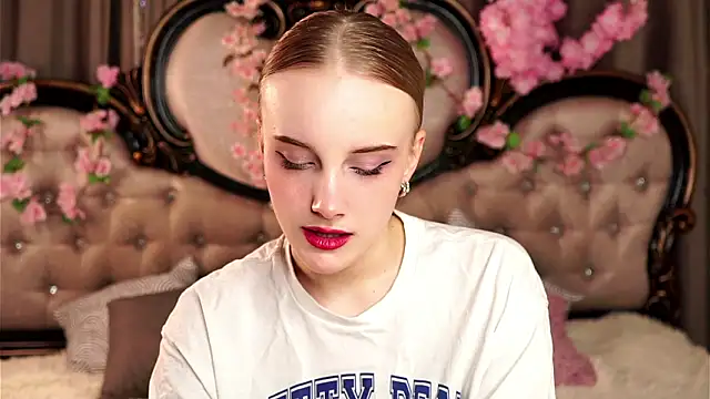 KirstinMcgeady online show from 8, 3, 2026